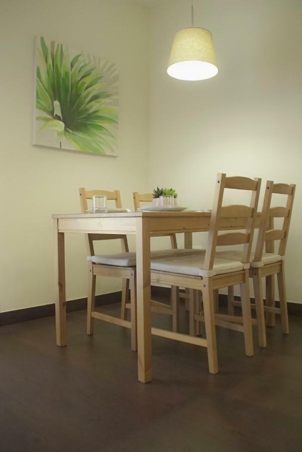 Apartamento Los Azahares Севилья Экстерьер фото