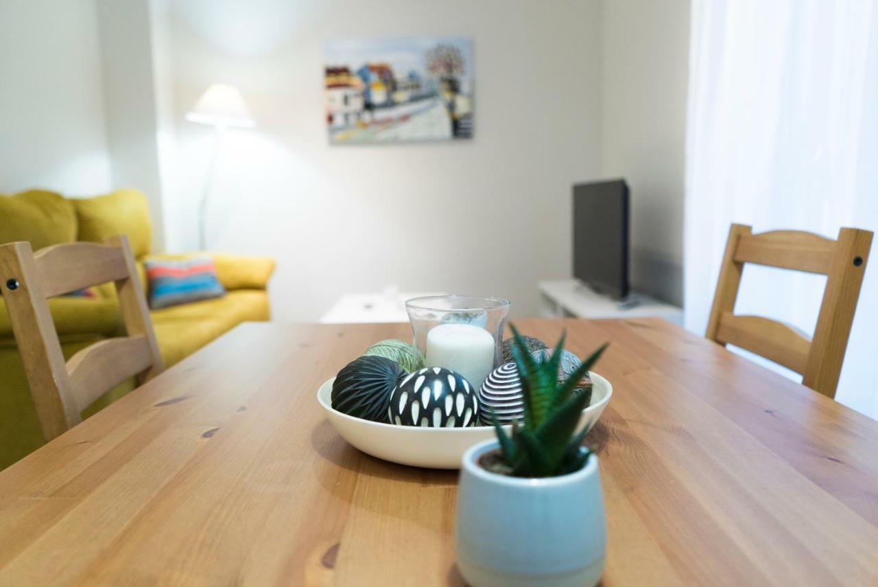 Apartamento Los Azahares Севилья Экстерьер фото
